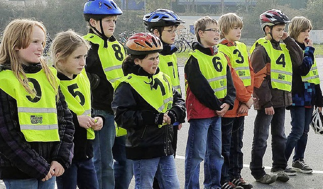 Die Jungs und Mdchen im Fahrradoutfit.   | Foto: Privat