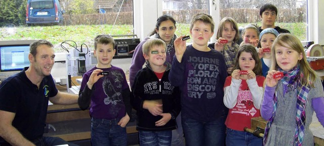 Das Erstellen von gefrsten Namenschil... an der Hohenlupfenschule Sthlingen.   | Foto: Dietmar Noeske