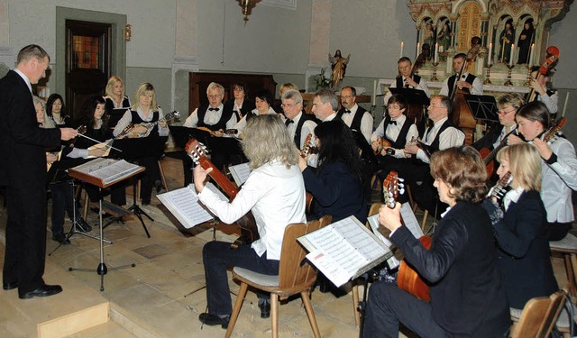 Das Hauptorchester beim Konzertvortrag...er Stabfhrung von Eugen Bronnenmayer   | Foto: Roland Vitt