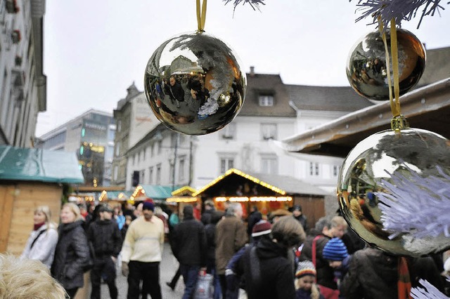 Der Zauber der Weihnachtszeit wird ab morgen die Lrracher Innenstadt prgen.   | Foto: barbara Ruda