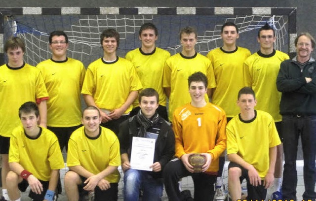 Die erfolgreichen Handballer der GHSE ...chts), Lehrer am Gewerbeschulzentrum.   | Foto: PR