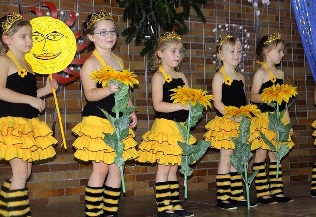 Die Kinder der Dance Company aus Altdo...Seniorennachmittag in Mnchweier auf.   | Foto: Ulrike Hiller