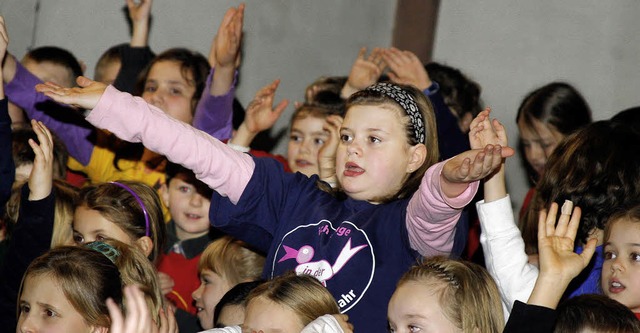 Beim traditionellen Adventssingen in d...tz bei der Interpretation der Lieder.   | Foto: Heidi Fssel