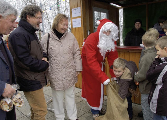 Es war ein ganz gtiger Weihnachtsmann... <BZ-Seitenhinweis></BZ-Seitenhinweis>  | Foto: pia grttinger