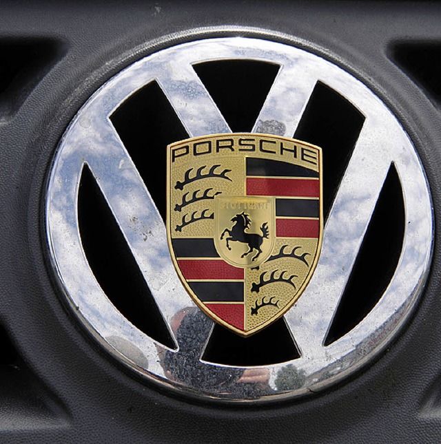 Versuchen zu verschmelzen: VW und Porsche  | Foto: DPA