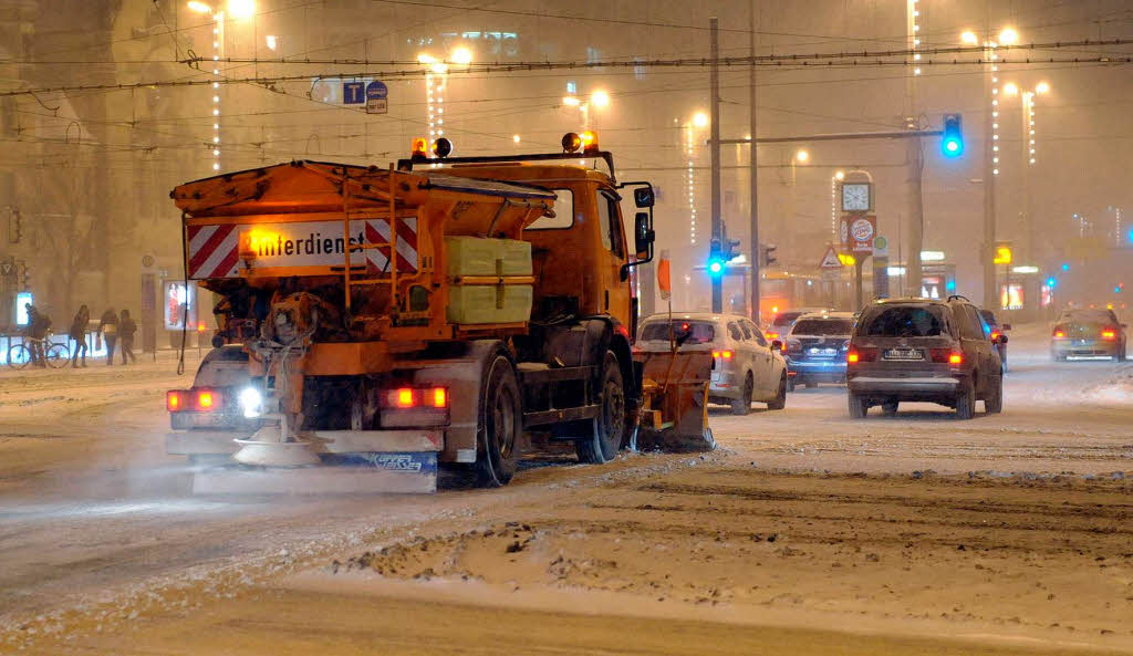 Eisgltte in Leipzig: Auf dem Leipziger Hauptbahnhof kommen die Zge seit Mittwochabend gar nicht mehr oder mit extremen Versptungen an.