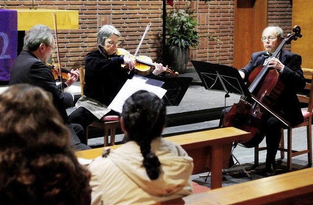 Ein Hrvergngen fr das Publikum: das...ermusiktrio in der Auferstehungskirche  | Foto: wolfgang knstle