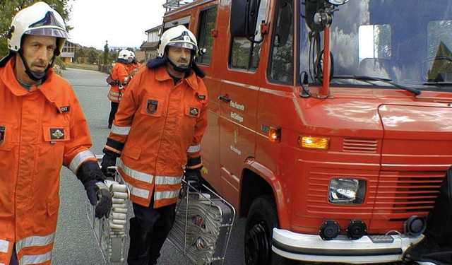 Da das alte Feuerwehrauto der Harpolin...r Bad Sckinger Wehr nach Harpolingen.  | Foto: archivfoto: Hans-Walter Mark