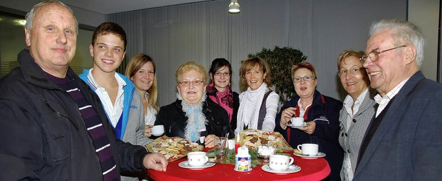 Die Kstlichkeiten aus der Weihnachtsb... des Sparkassenteams kamen bestens an!  | Foto: Binner-Schwarz