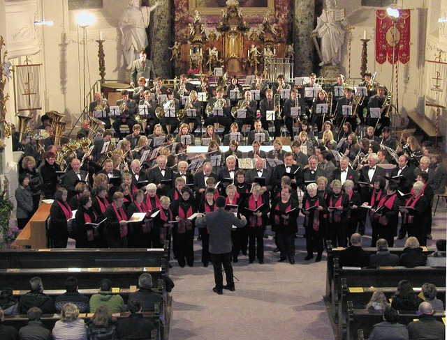 Adventskonzert in der Peterskirche: Di...rt zugunsten der Kirchensanierung.      | Foto: Ilona Hge