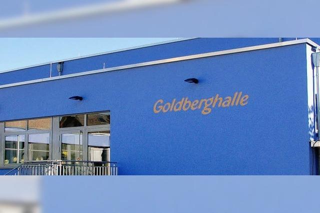 Die Goldberghalle in Oberried wird neu beschriftet