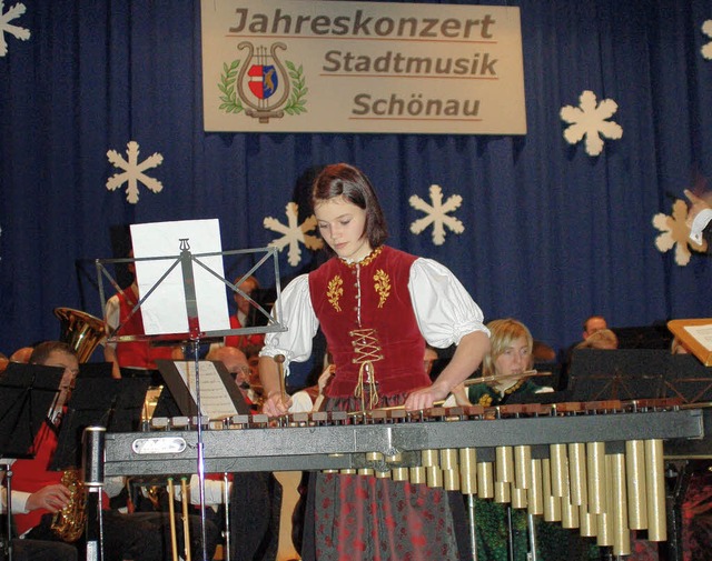 Schneller als jedes Pferd: Julia Gietz...Jahreskonzert der Stadtmusik Schnau.   | Foto: Felix Held