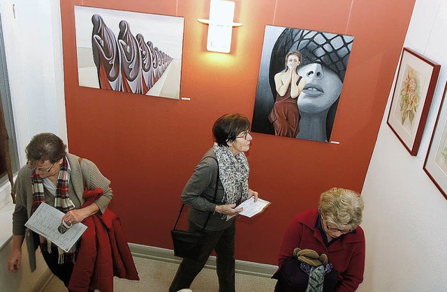 Rundgang: Bei der Vernissage herrschte...g im Schwanauer Rathaus in Ottenheim.   | Foto: heidi fssel