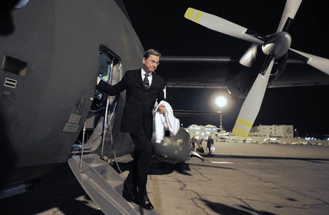 Guido Westerwelle  verlsst  in Amman,... mit der er in den Irak geflogen war.   | Foto: dpa