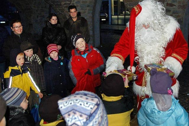 Nikolaus fhrt mit Kutsche vor