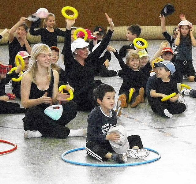 In der Gruppe macht turnen Spa, Gro und Klein.  | Foto: Sabine Vkt