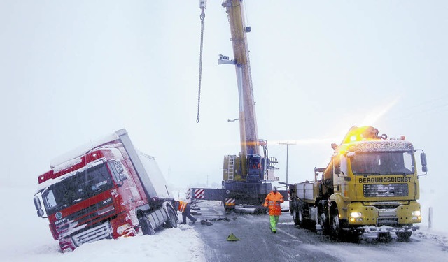 Der grte Unfall auf der Baar ereigne...it einem Kran geborgen werden musste.   | Foto: BZ