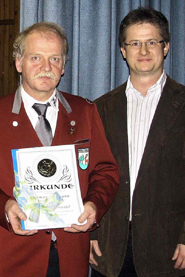 Thomas Thomann (links) wurde beim Jahr...fr 40-jhrige Mitgliedschaft geehrt.   | Foto: GOTTSTEIN