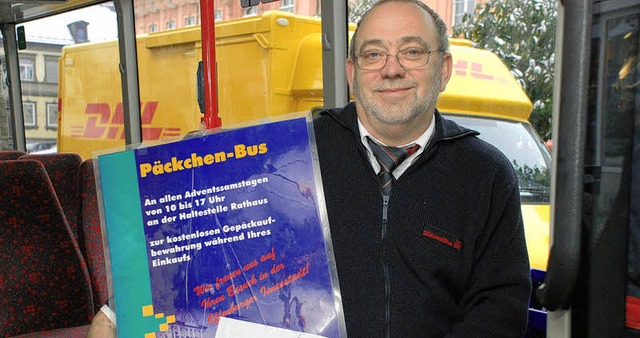 Busfahrer Willi Osmak freut sich ber ...se Angebot gibt's bei der Ursulasule.  | Foto: Fotos: Siefke