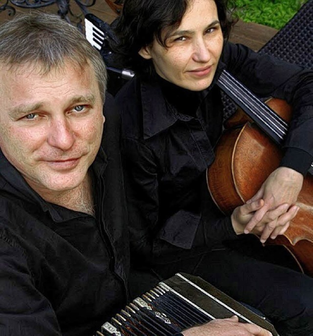 Klaus Paier und Asja Valcic musizieren in St. Agathe.   | Foto: Privat