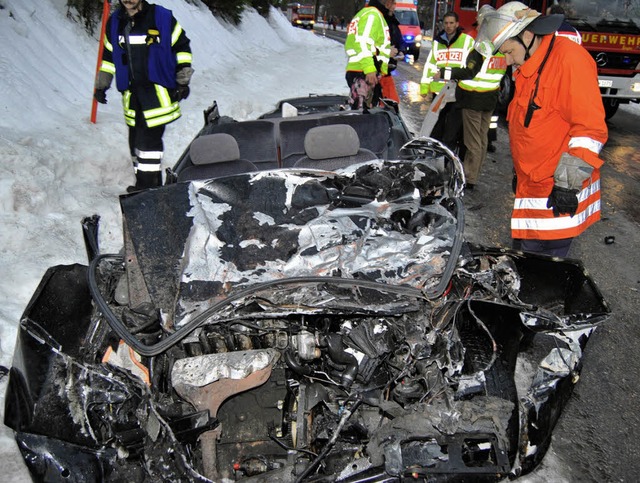 Das vllig zerstrte Unfallauto   | Foto: aqfo