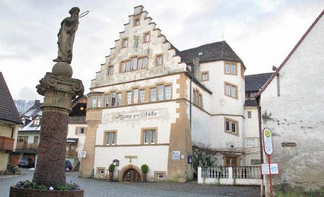 Auf Spurensuche in der Stube, dem bede... Bauforscher Burghard Lohrum begeben.   | Foto: Andrea Gallien