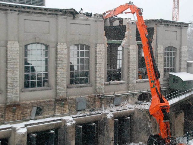 Mittlerweile haben die Abrissarbeiten Fakten geschaffen.  | Foto: Ralf Staub