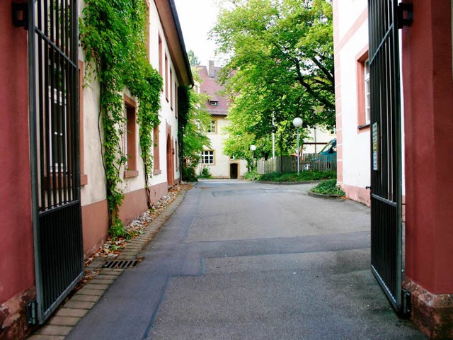 Der Weg ist frei. Im Jahr 2013 soll di...Gebude beim Schulzentrum einziehen.    | Foto: Sabine Model