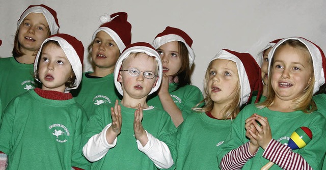 Die Dirigentin stets im Blick: Konzent...n die Unditzspatzen fr die Senioren.   | Foto: heidi fssel