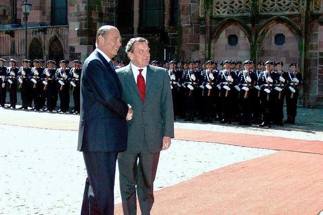 Freiburger Gipfel 2001: Schrder und Chirac in der Mnsterstadt