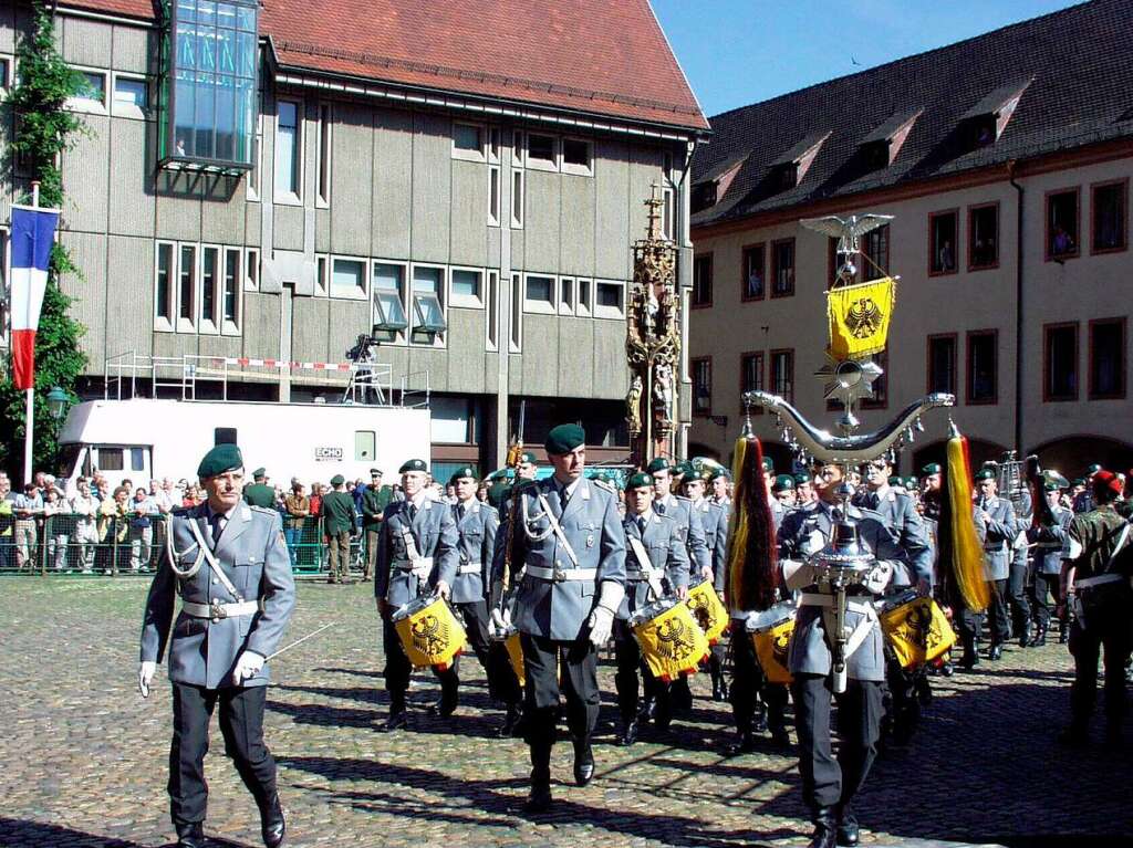 Militrmusik der Bundeswehr auf dem Freiburger Mnstermarkt