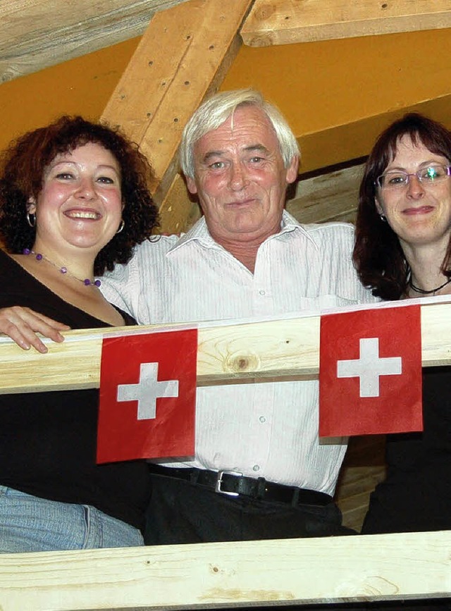 Schwyz-Vogt Leo Wamer bei der Einweih...vonne Sieler (links) und Anja Wamer.   | Foto: Paul Berger