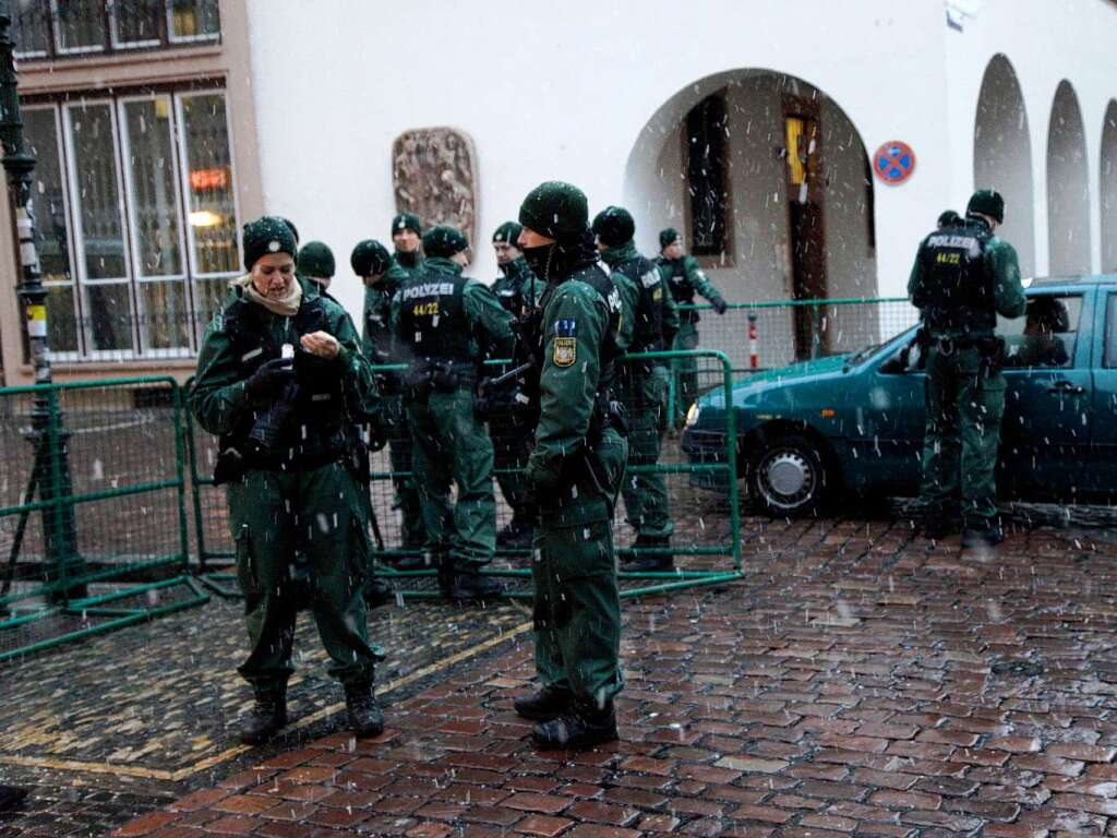 Strenge Sicherheitsvorkehrungen in Freiburg zum Gipfeltreffen von Merkel und Sarkozy.