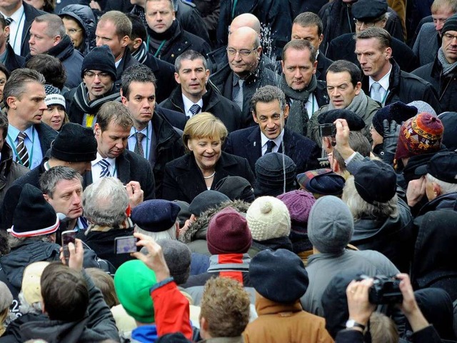 Geht diese Szene als Freiburger Spritz...tzt mit Wasser auf Merkel und Sarkozy.  | Foto: Thomas Kunz
