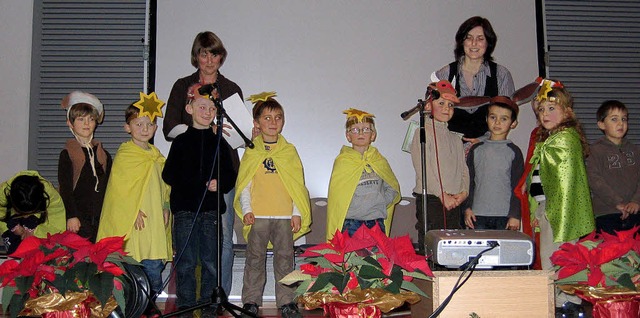 Herzerfrischend:  Mit Spiel und Lied e...ventsfeier im Brgerhaus Tutschfelden.  | Foto: Reiner Merz