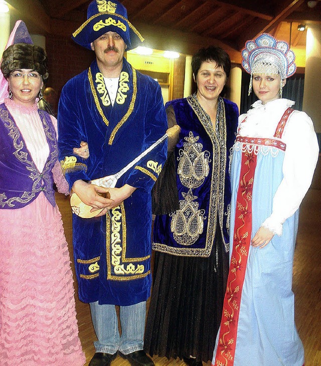 Die passende Kleidung beim  kasachisch-russischen Lnderabend    | Foto: Veranstalter