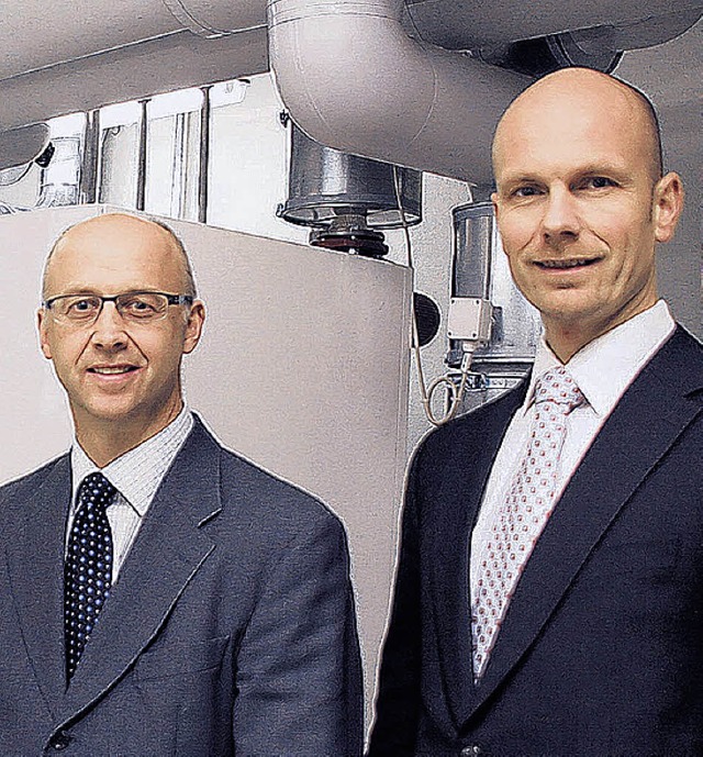 Rainer und Hans-Peter Frei (links) sin...m Keller des neuen Logistikzentrums.    | Foto: Vollmer