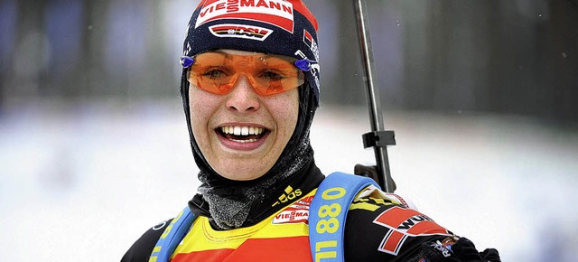 Platz sieben zum Auftakt: Magdalena Neuner ist zufrieden.   | Foto: afp