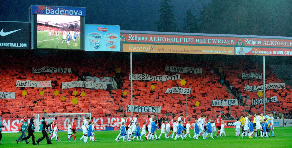 Eindrucksvoll agierte der SC nicht nur auf dem Platz: Auch die Fans zeigten sich mit einer Choreografie von ihrer besten Seite.