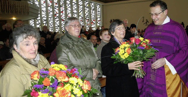 Luise Winterhalder, Maria Winterhalder... Pfarrer Lorenz Seiser verabschiedet.   | Foto: Dieter Maurer