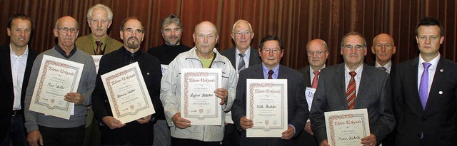 Das Bild zeigt  die neuen Ehrenmitglie...Khnle, Hans Rudolf und Ralf Eisleben   | Foto: Heidi Fssel