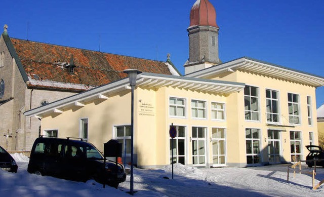 Die Gemeinde ist stolz auf den Neubau direkt neben der Hchenschwander  Kirche.   | Foto: Kathrin Blum