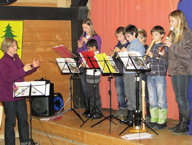 Fltenkinder der Grwihler Musikschule...er Grundschler am Seniorennachmittag.  | Foto: Peter Palmer