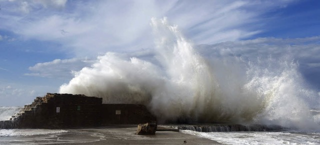 Caesareas Hafen aus der Rmerzeit ist durch den Sturm in Gefahr.  | Foto: afp