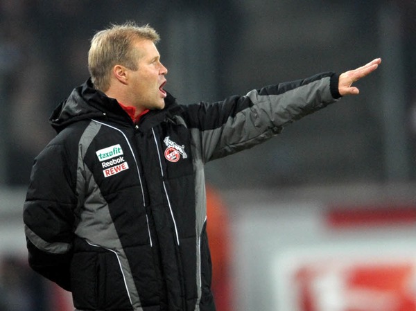 Kann's mit dem 1.FC Kln noch aufwrts gehen? Frank Schaefer hat 15 Punkte in 16 Spielen geholt und ist akut  vom Abstieg bedroht. (10: fliegt,  1: bleibt)