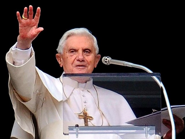 Kommt bei seiner Reise durch Deutschland auch nach Freiburg: Papst Benedikt XVI.  | Foto: dpa