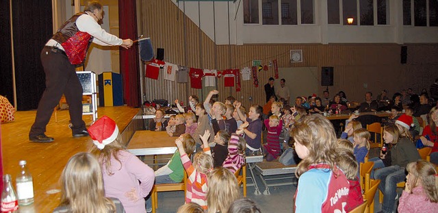 Zauberer Trickobelli zog die Kinder in seinen Bann.  | Foto: privat