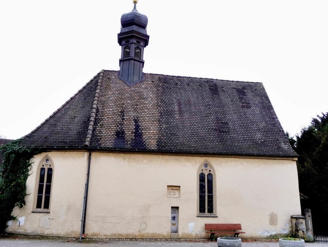 Die Staufener Friedhofskapelle ist dur...ings nicht aufgrund der Erdbewegungen.  | Foto: Manfred Burkert