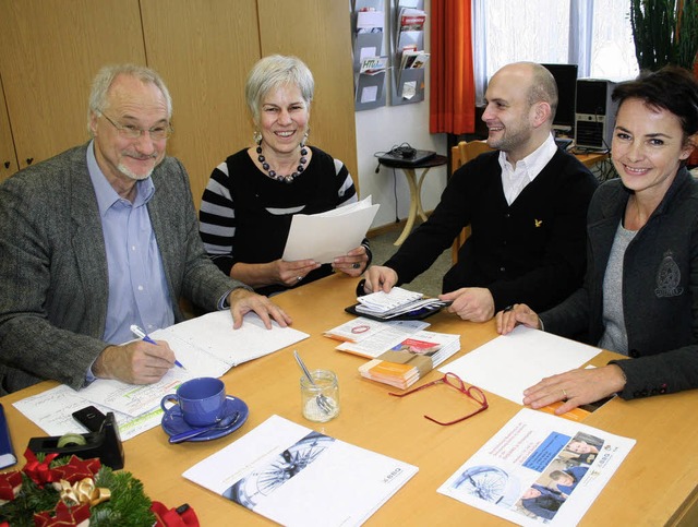 Gerhard Dietsche, Berufseinstiegsbegle...ller und Konrektorin Friederike Lanz.   | Foto: DIETER MAURER