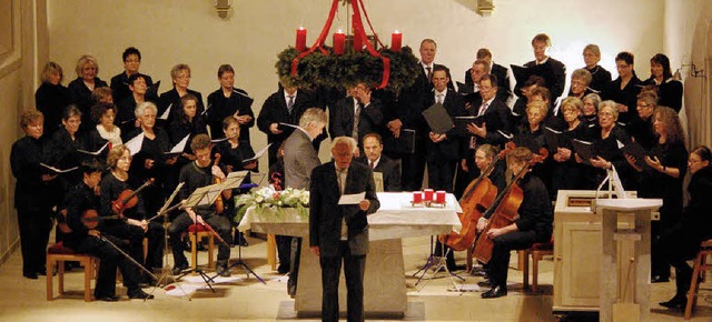 Die Freude auf Weihnachten und am Lebe...e St. Erasmus die Adventsmusik wider.   | Foto: Sabine Model